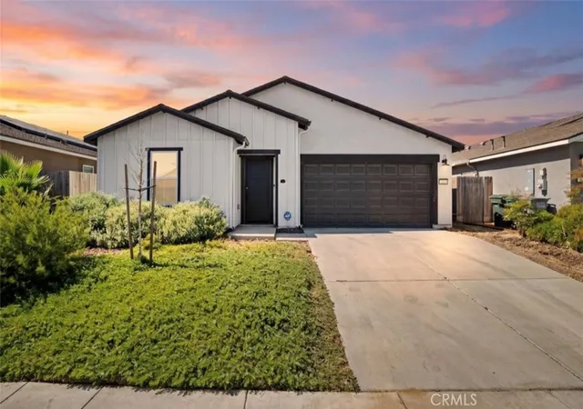 Photo 2 of Sale Pending at 254 Grand Cyn Ct, Merced, CA 95341 | MLS# MC26129385 | Listing updated on 2026-09-14