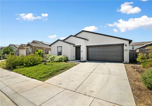 Photo 3 of Sale Pending at 254 Grand Cyn Ct, Merced, CA 95341 | MLS# MC26129385 | Listing updated on 2026-09-14