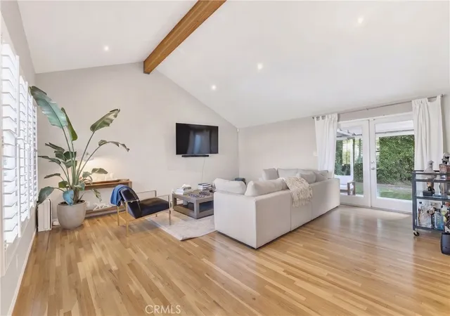 Photo 4 of Single family home for sale at 6458 Hanna, Woodland Hills, CA 91303 | MLS# SR26130019 | Listing updated on 2026-09-15