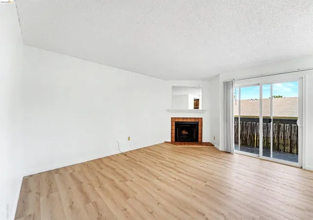 Listing Photo 5 - Condo for sale in building located at 4186 San Pablo Dam Rd, El Sobrante, CA 94803 - Unit #A