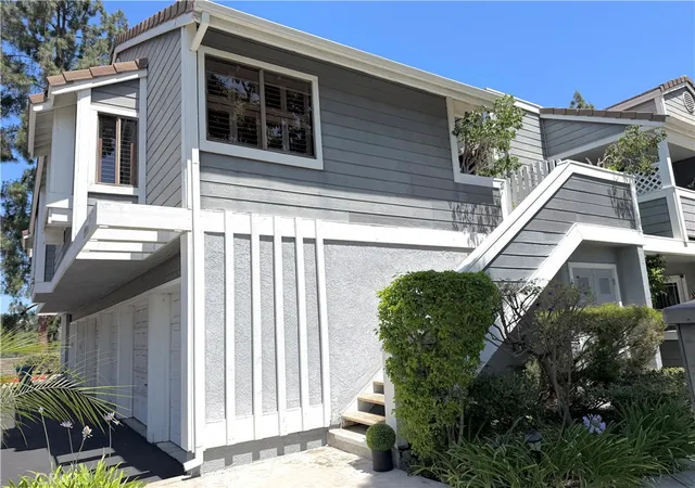 Photo 2 of Condo for sale at 11 Bramble, Aliso Viejo, CA 92656 | MLS# OC26127346 | Listing updated on 2026-09-14
