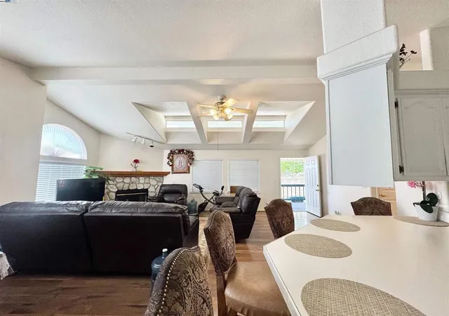 Photo 2 of Sale Pending at 1220 Tasman #39, Sunnyvale, CA 94089 | MLS# ML82051133 | Listing updated on 2026-09-15