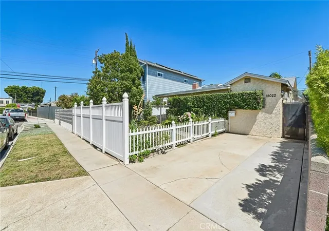 Photo 3 of Single family home for sale at 12022 Marshall St, Culver City, CA 90230 | MLS# SB26128598 | Listing updated on 2026-09-14