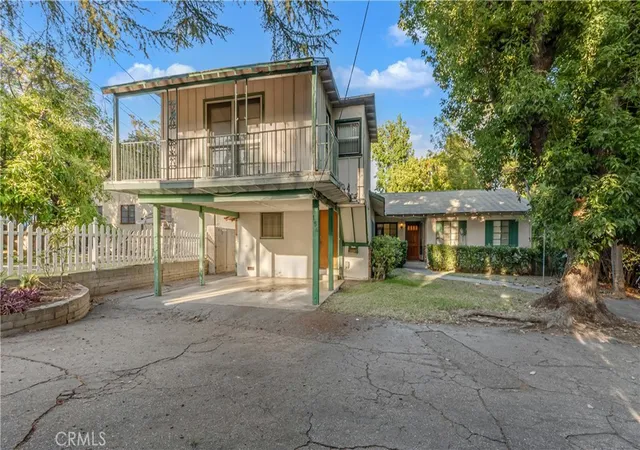 Photo 2 of Single family home for sale at 154 S Lima St, Sierra Madre, CA 91024 | MLS# AR26130229 | Listing updated on 2026-09-29