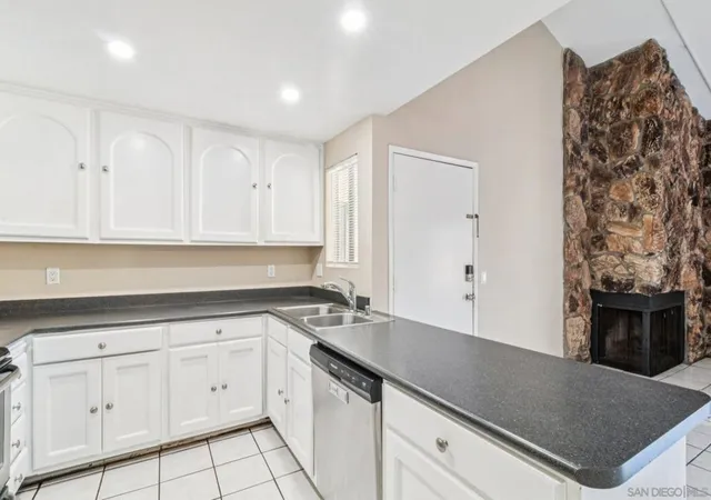 Listing Photo 5 - Condo for sale in building located at 475 N Midway Dr, Escondido, CA 92027 - Unit #254