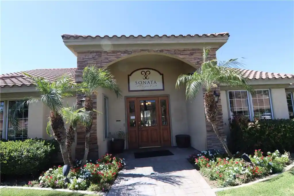Listing Photo 2 - Condo for sale in 375 Central located at 375 Central, Riverside, CA 92507 - Unit #55
