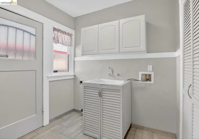 Photo 4 of Single family home for sale at 310 Melven, San Leandro, CA 94577 | MLS# 41138671 | Listing updated on 2026-09-15