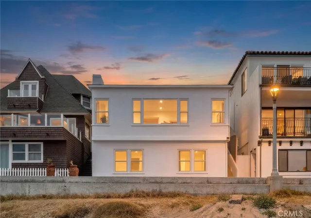 Photo 2 of Sale Pending at 1016 The Strand, Manhattan Beach, CA 90266 | MLS# SB26133618 | Listing updated on 2026-09-29