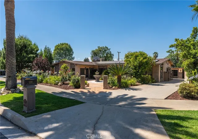 Photo 2 of Sale Pending at 1244 W Highland, Redlands, CA 92373 | MLS# IG26119950 | Listing updated on 2026-09-15