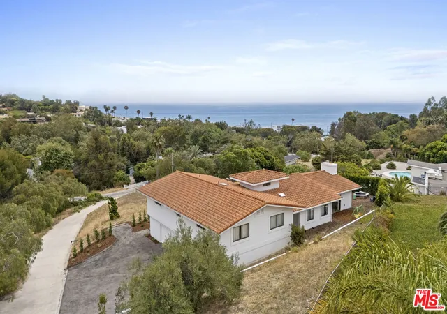 Photo 3 of Single family home for sale at 6405 Sycamore Meadows Dr, Malibu, CA 90265 | MLS# 26849577 | Listing updated on 2026-09-15