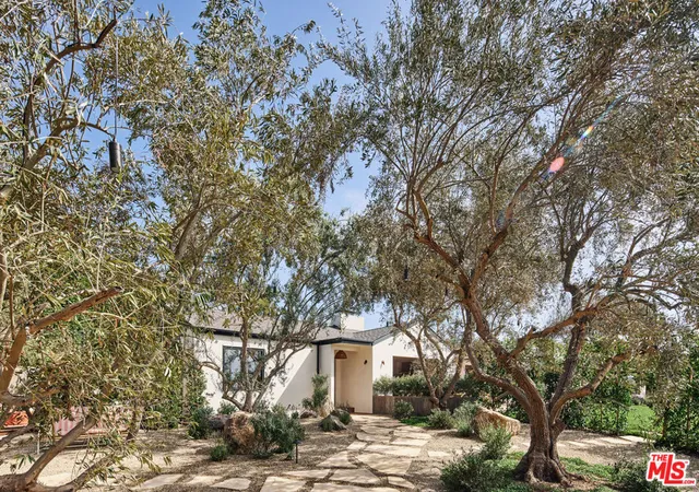 Photo 2 of Single family home for sale at 28953 Boniface Dr, Malibu, CA 90265 | MLS# 26850203 | Listing updated on 2026-10-01
