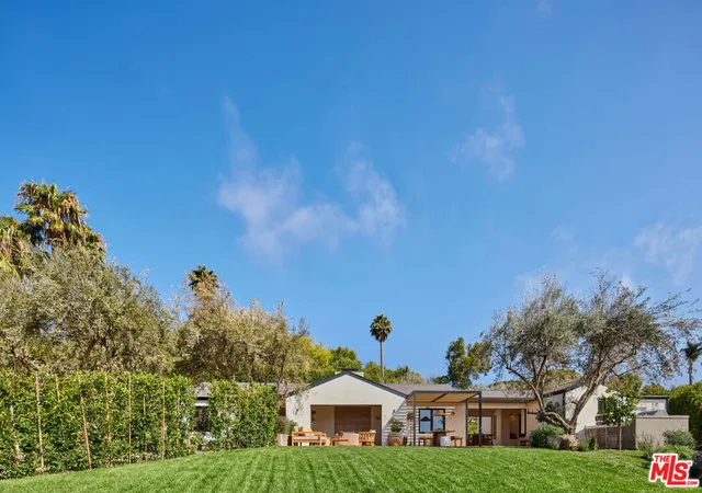 Photo 3 of Single family home for sale at 28953 Boniface Dr, Malibu, CA 90265 | MLS# 26850203 | Listing updated on 2026-10-01