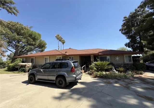 Photo 3 of Sale Pending at 7701 Reynolds, Bakersfield, CA 93307 | MLS# IG26135131 | Listing updated on 2026-09-15