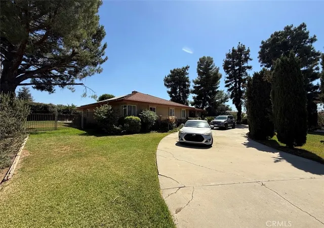 Photo 4 of Sale Pending at 7701 Reynolds, Bakersfield, CA 93307 | MLS# IG26135131 | Listing updated on 2026-09-15