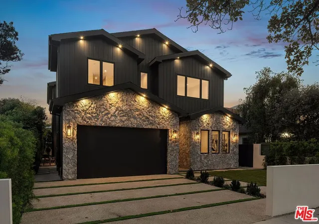 Photo 2 of Single family home for sale at 3621 Moore St, Los Angeles, CA 90066 | MLS# 26850271 | Listing updated on 2026-09-14