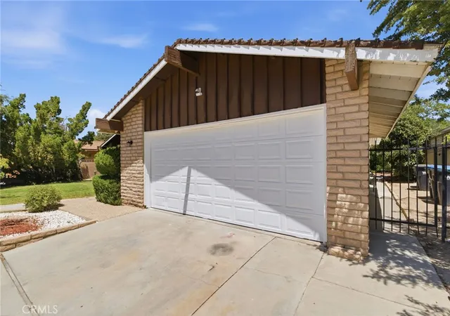 Photo 4 of Single family home for sale at 44050 27th West, Lancaster, CA 93536 | MLS# SR26132292 | Listing updated on 2026-10-05