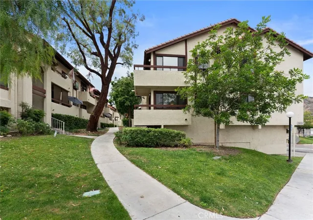 Condo for sale at 28031 Sarabande #125, Canyon Country, CA 91387 | MLS# CV26135771