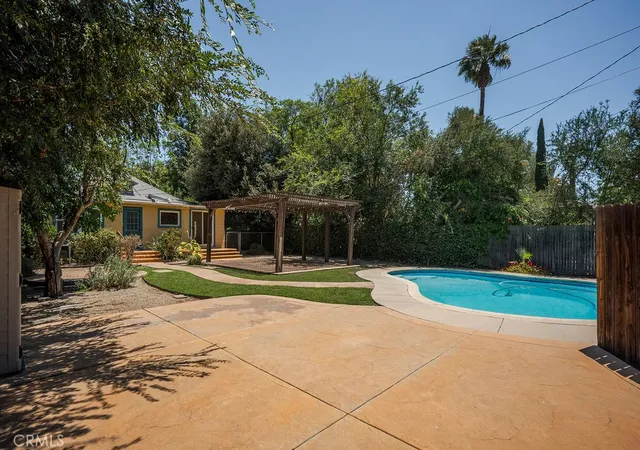 Photo 2 of Sale Pending at 4073 Cedar St, Riverside, CA 92501 | MLS# OC26135961 | Listing updated on 2026-09-15