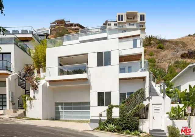 Photo 2 of Single family home for sale at 17713 Posetano Rd, Pacific Palisades, CA 90272 | MLS# 26850713 | Listing updated on 2026-09-28
