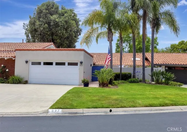 Photo 2 of Single family home for sale at 537 Vista Grande, Newport Beach, CA 92660 | MLS# NP26137040 | Listing updated on 2026-09-14