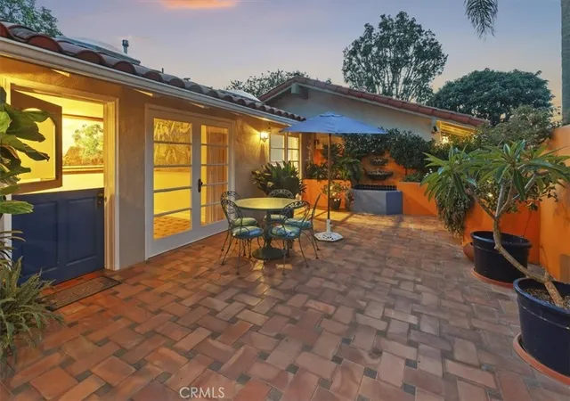 Photo 3 of Single family home for sale at 537 Vista Grande, Newport Beach, CA 92660 | MLS# NP26137040 | Listing updated on 2026-09-14