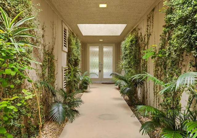 Photo 2 of Sale Pending at 28 Princeton Dr, Rancho Mirage, CA 92270 | MLS# 219149581PS | Listing updated on 2026-09-15