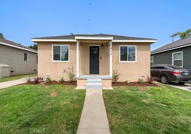 Photo 1 of Single family home for sale at 2409 Pepperwood Ave, Long Beach, CA 90815 | MLS# CV26137144 | Listing updated on 2026-09-22