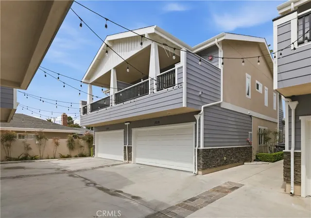 Listing Photo 4 - Condo for sale in building located at 2317 Apple, Torrance, CA 90501