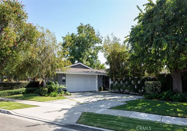 Photo 2 of Single family home for sale at 2043 N Capella Ct, Costa Mesa, CA 92626 | MLS# NP26137049 | Listing updated on 2026-09-14