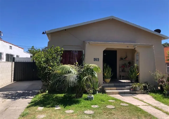 Photo 2 of Single family home for sale at 424 E 91st Street, Los Angeles, CA 90003 | MLS# DW26138357 | Listing updated on 2026-09-15