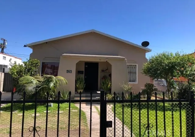 Photo 3 of Single family home for sale at 424 E 91st Street, Los Angeles, CA 90003 | MLS# DW26138357 | Listing updated on 2026-09-15