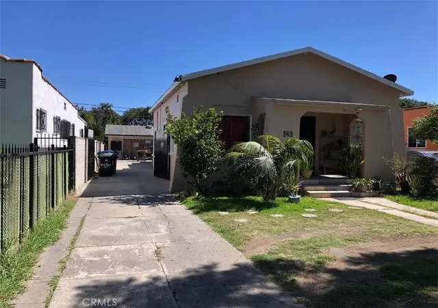 Photo 3 of Single family home for sale at 424 E 91st Street, Los Angeles, CA 90003 | MLS# DW26138357 | Listing updated on 2026-09-15