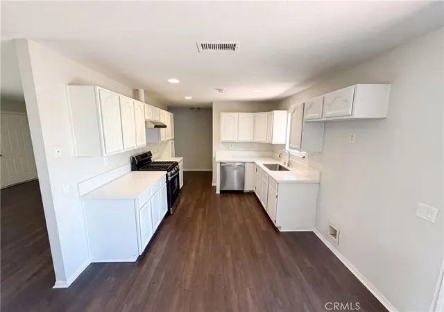 Photo 2 of Single family home for sale at 215 Laurel, Hemet, CA 92544 | MLS# IV26138664 | Listing updated on 2026-09-14