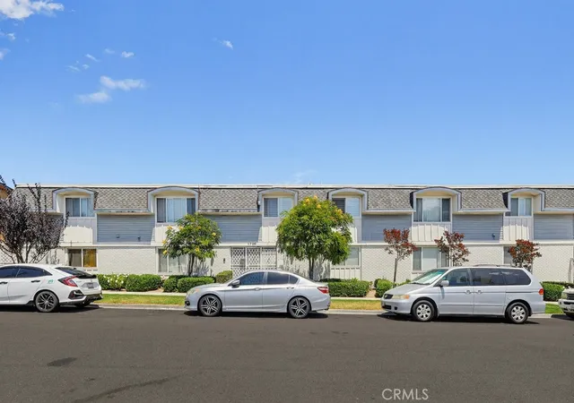 Photo 2 of Condo for sale at 1720 Newport Ave #2, Long Beach, CA 90804 | MLS# PW26138888 | Listing updated on 2026-09-14