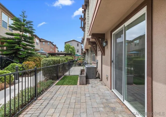 Listing Photo 5 - Condo for sale in building located at 1541 Winter Ln, Chula Vista, CA 91915 - Unit #1