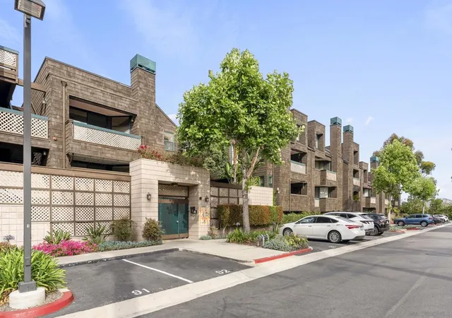 Photo 4 of Sale Pending at 4435 Nobel Dr #11, San Diego, CA 92122 | MLS# 260015522SD | Listing updated on 2026-10-29