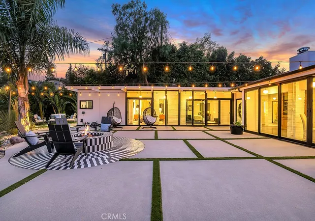 Photo 3 of Single family home for sale at 21520 Arcos, Woodland Hills, CA 91364 | MLS# SR26138043 | Listing updated on 2026-09-14