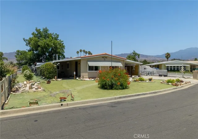 Photo 2 of Sale Pending at 43452 Low, Hemet, CA 92544 | MLS# SW26137281 | Listing updated on 2026-09-15