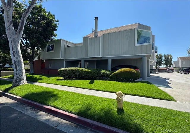 Condo for sale at 15732 S B #A, Tustin, CA 92780 | MLS# LG26137643