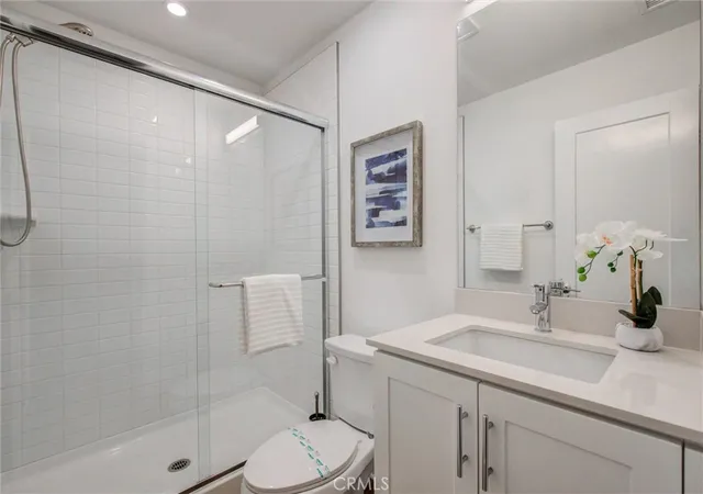 Listing Photo 5 - Condo for sale in building located at 365 Placemark, Irvine, CA 92614