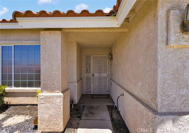 Photo 3 of Sale Pending at 17592 Electra Dr, Victorville, CA 92395 | MLS# HD26139414 | Listing updated on 2026-09-14