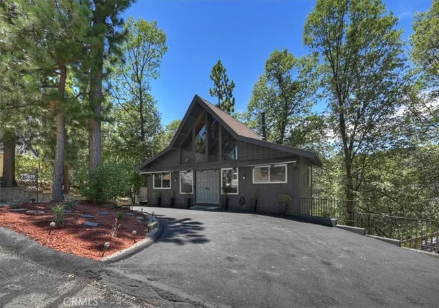 Photo 2 of Single family home for sale at 27809 N Bay, Lake Arrowhead, CA 92352 | MLS# IG26140457 | Listing updated on 2026-09-17