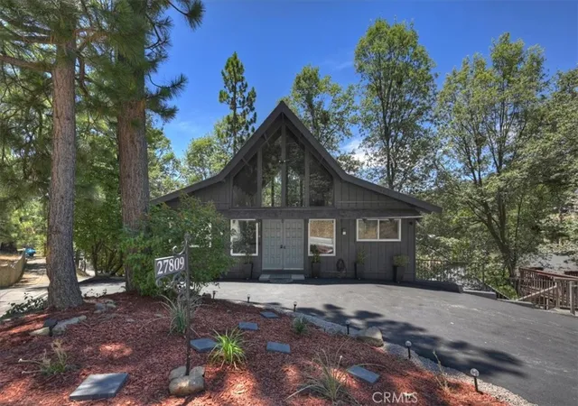 Photo 3 of Single family home for sale at 27809 N Bay, Lake Arrowhead, CA 92352 | MLS# IG26140457 | Listing updated on 2026-09-17