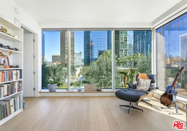 Photo 3 of Condo for sale at 889 Francisco St #909, Los Angeles, CA 90017 | MLS# 26853497 | Listing updated on 2026-09-15