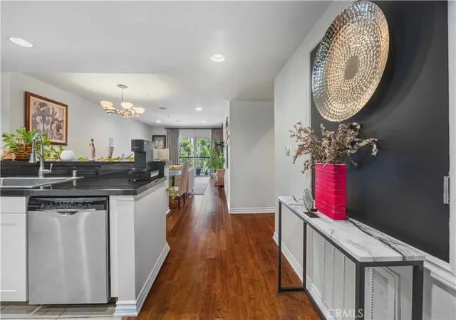 Photo 2 of Condo for sale at 7100 Alvern St #311, Los Angeles, CA 90045 | MLS# SR26134760 | Listing updated on 2026-09-14