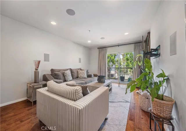 Photo 3 of Condo for sale at 7100 Alvern St #311, Los Angeles, CA 90045 | MLS# SR26134760 | Listing updated on 2026-09-14