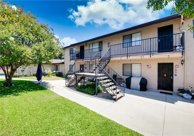 Listing Photo 4 - Condo for sale in building located at 539 N San Gabriel, Azusa, CA 91702