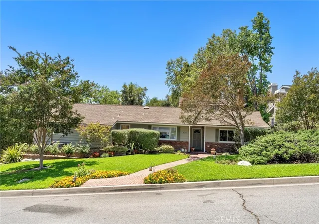 Photo 3 of Single family home for sale at 561 Sierra Meadows, Sierra Madre, CA 91024 | MLS# AR26140830 | Listing updated on 2026-09-27