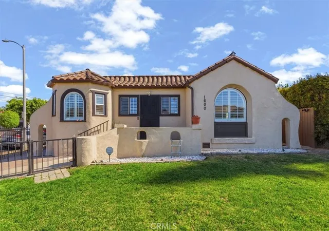 Single family home for sale at 1600 W 80th Street, Los Angeles, CA 90047 | MLS# PW26139685 | Listing updated on 2026-09-15