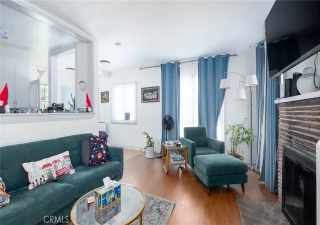 Listing Photo 4 - Condo for sale in building located at 8812 8816 Ramsgate Ave, Los Angeles, CA 90045